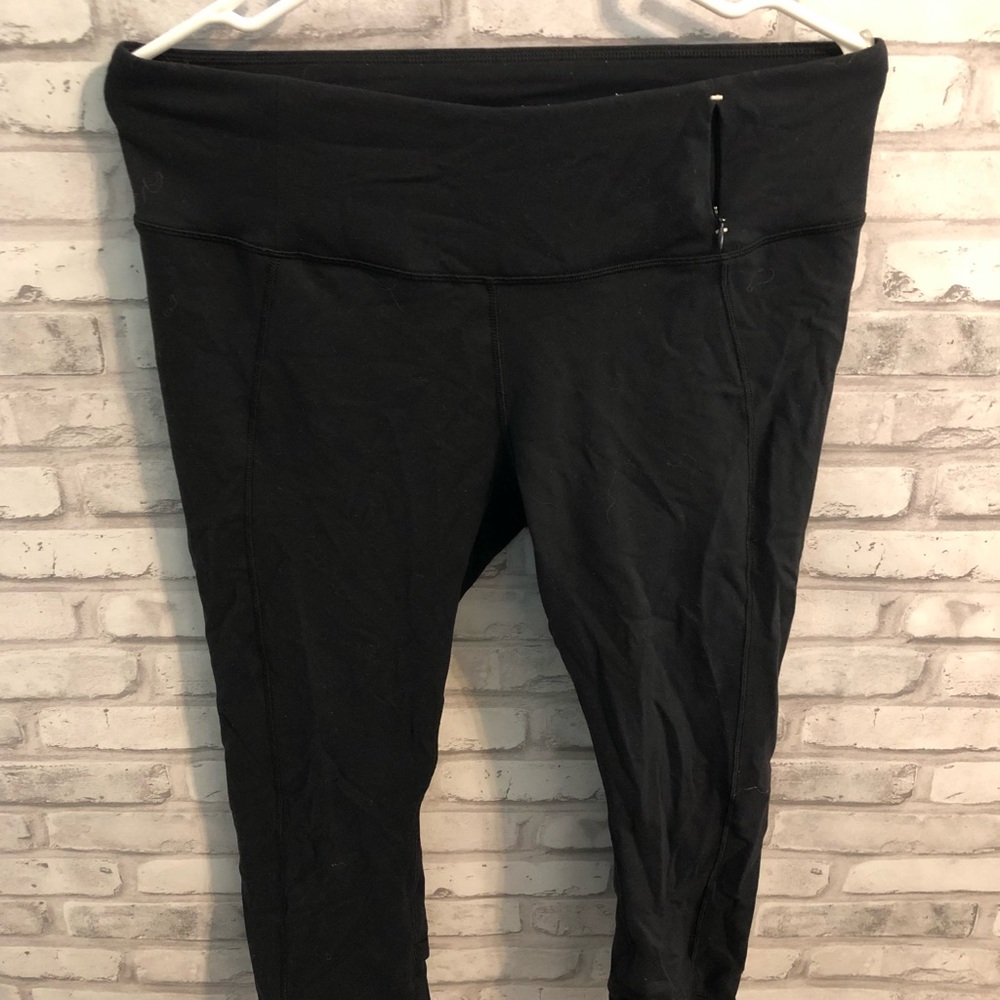 CALIA by Carrie Underwood Black Cropped Leggings